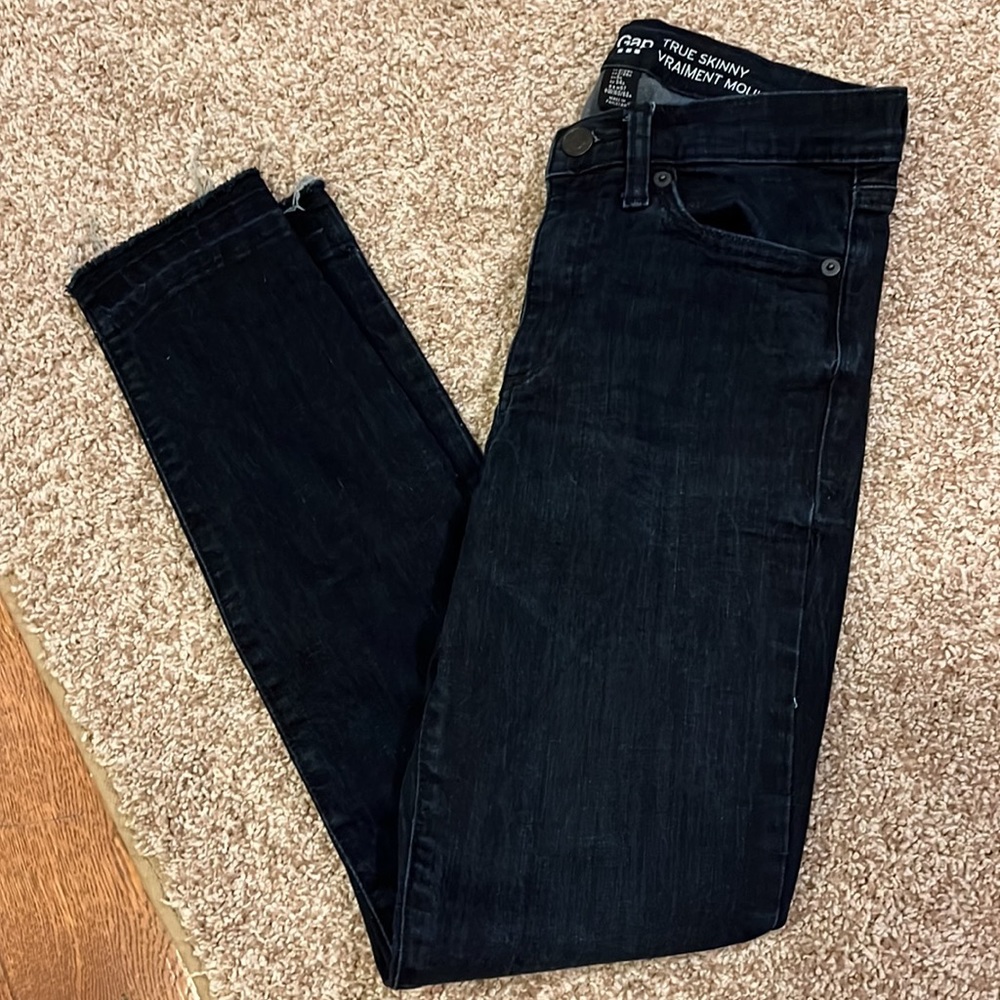 Gap true skinny indigo jeans raw hem